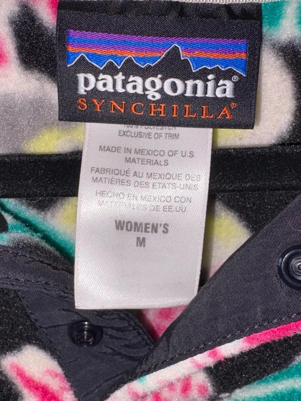 Patagonia Women’s Black Floral Hawaiian Synchilla Snap-T Fleece Pullover - Picture 2 of 3